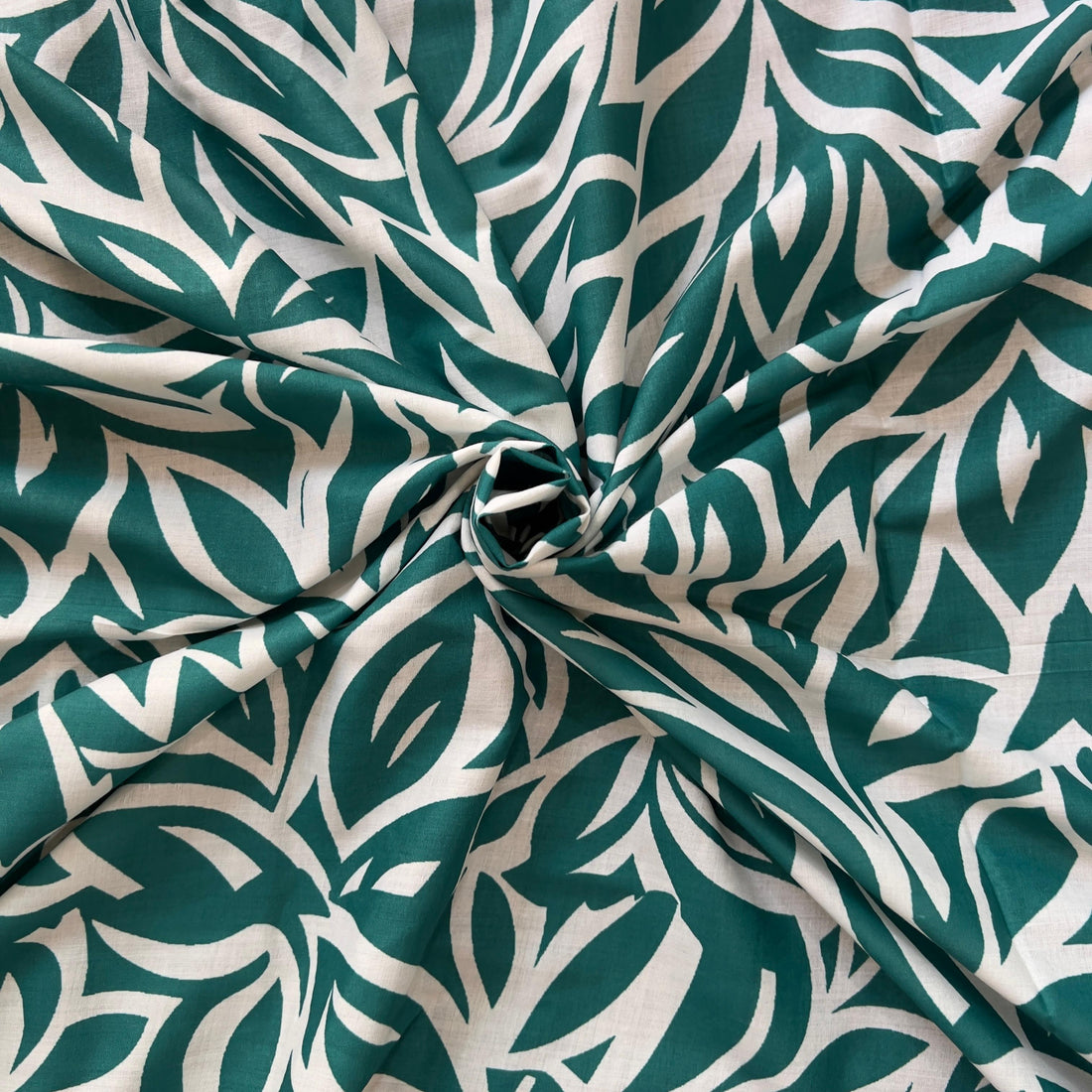 Leaf style floral print on cambric