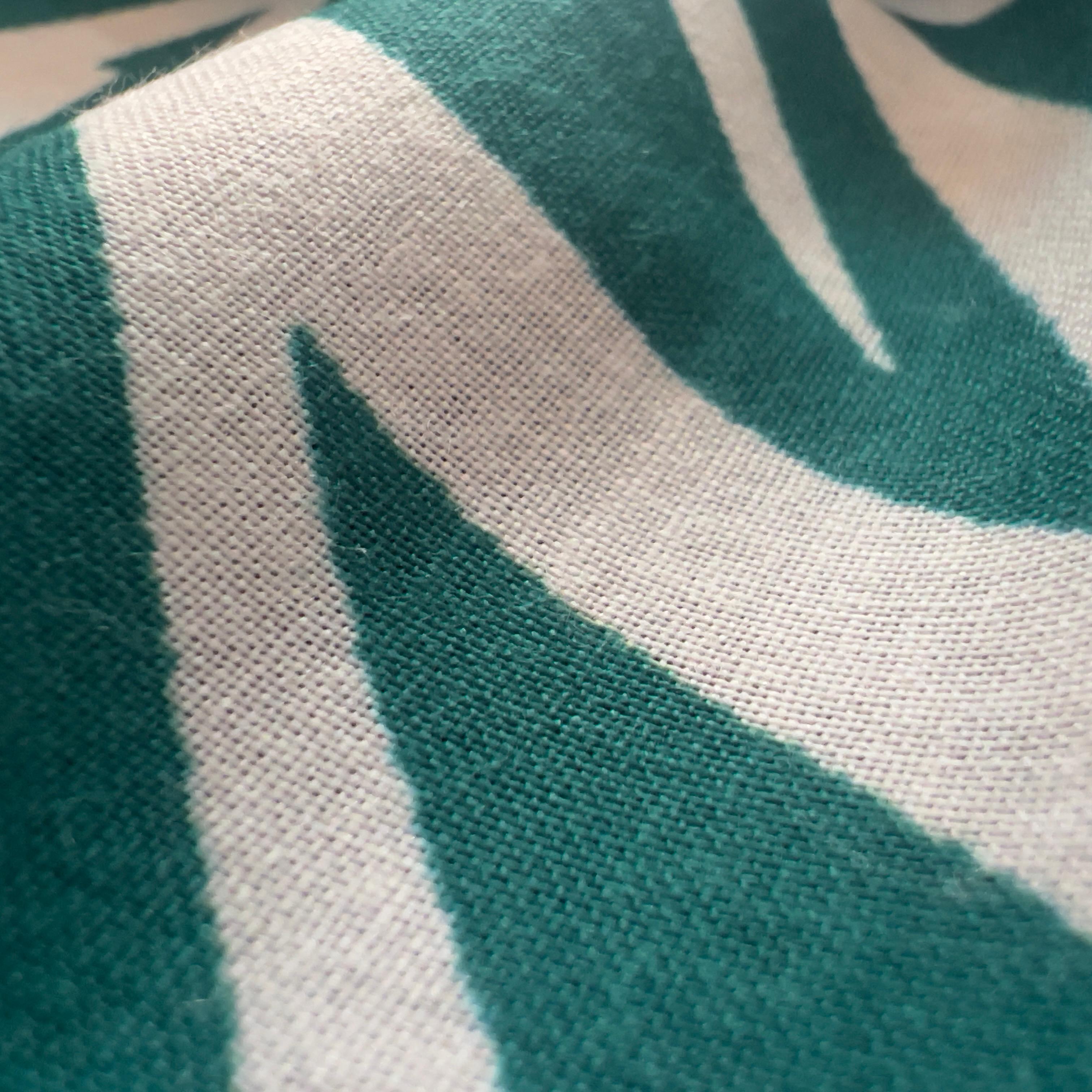 Leaf style floral print on cambric